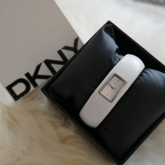 New&Authentic DKNY Bangle Women's Watch - Picture 4 of 4